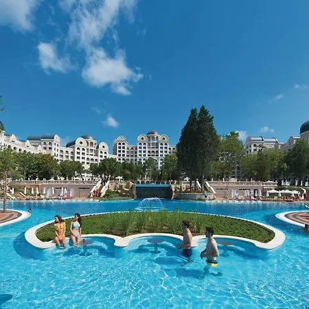 Hotel Dreams Sunny And